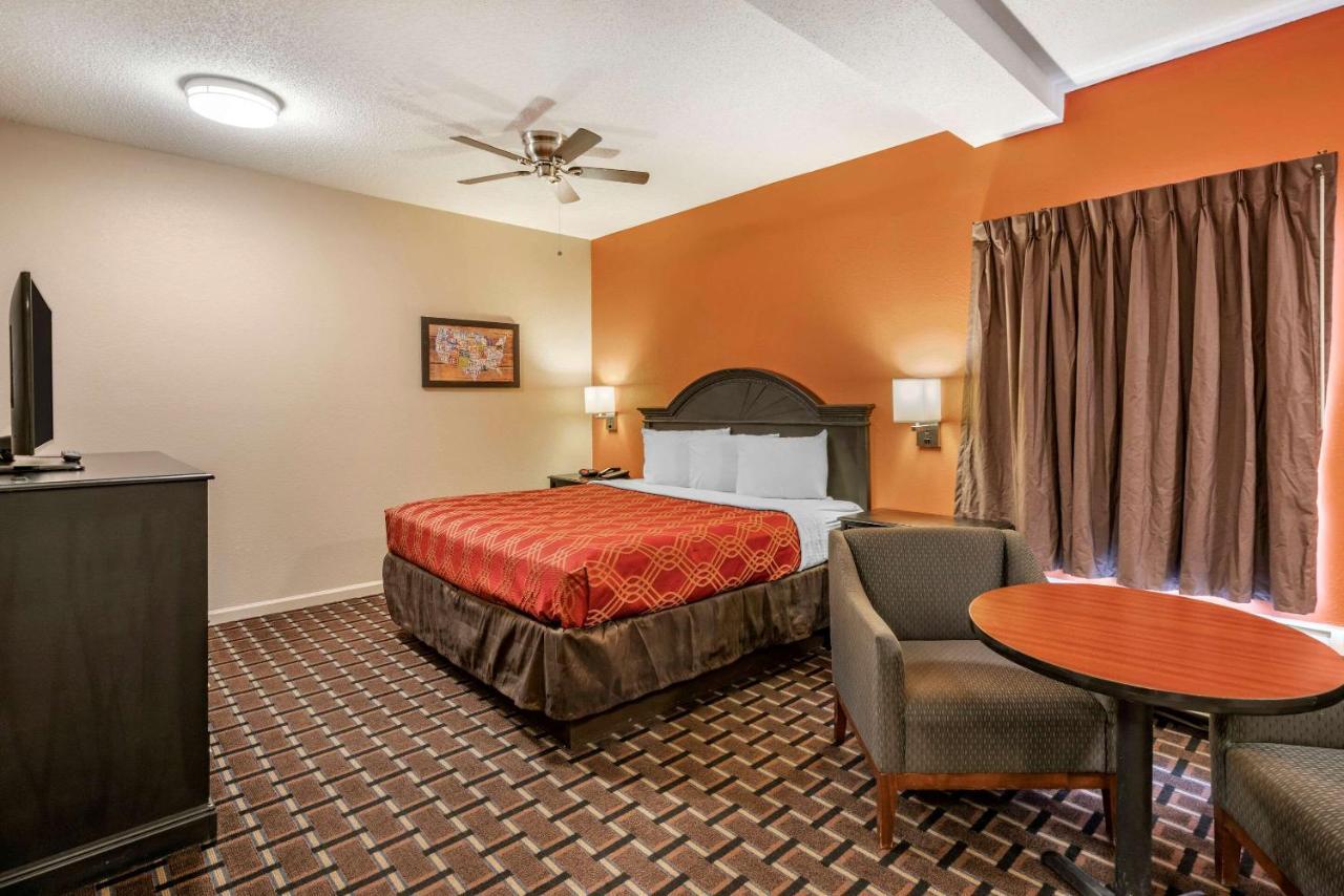 Econo Lodge Inn & Suites Granite City Exteriör bild