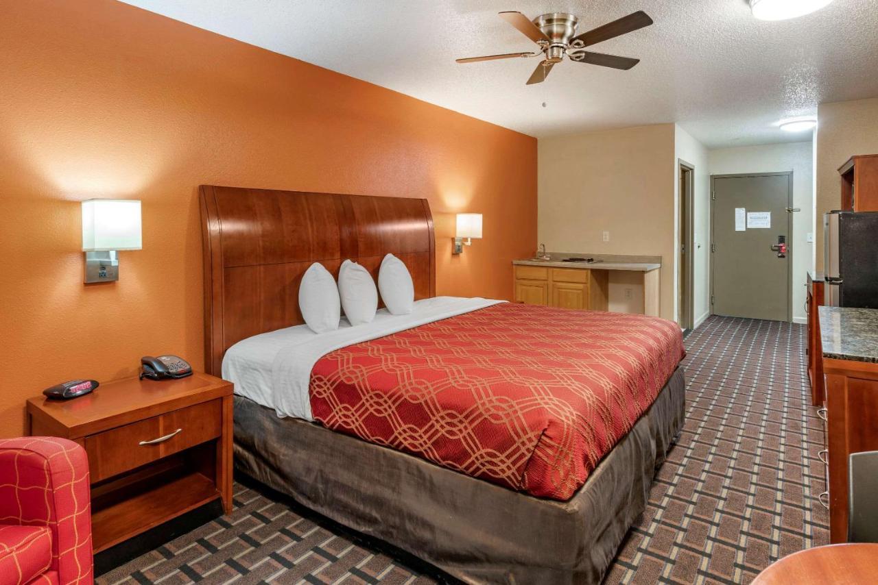 Econo Lodge Inn & Suites Granite City Exteriör bild