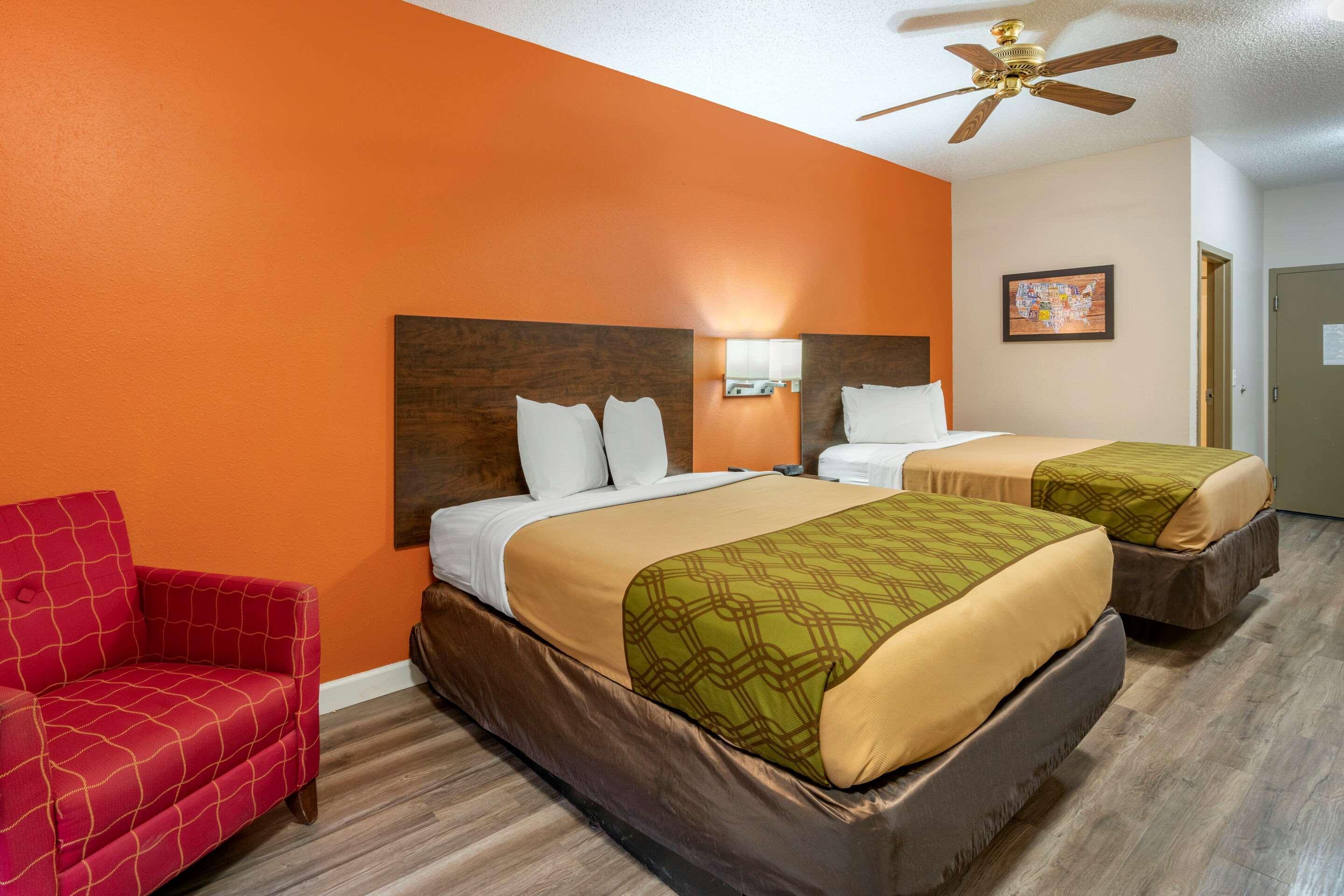 Econo Lodge Inn & Suites Granite City Exteriör bild