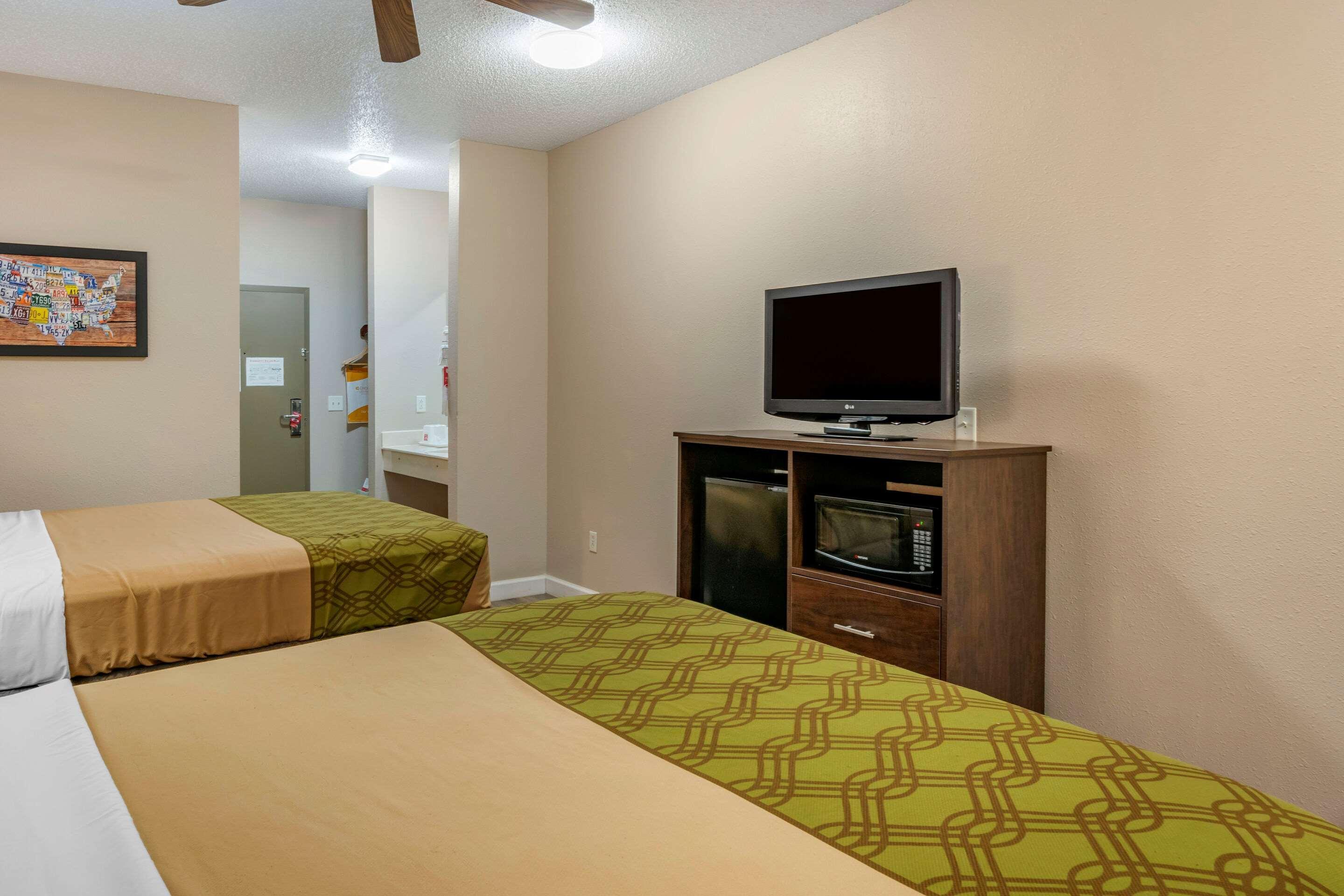 Econo Lodge Inn & Suites Granite City Exteriör bild