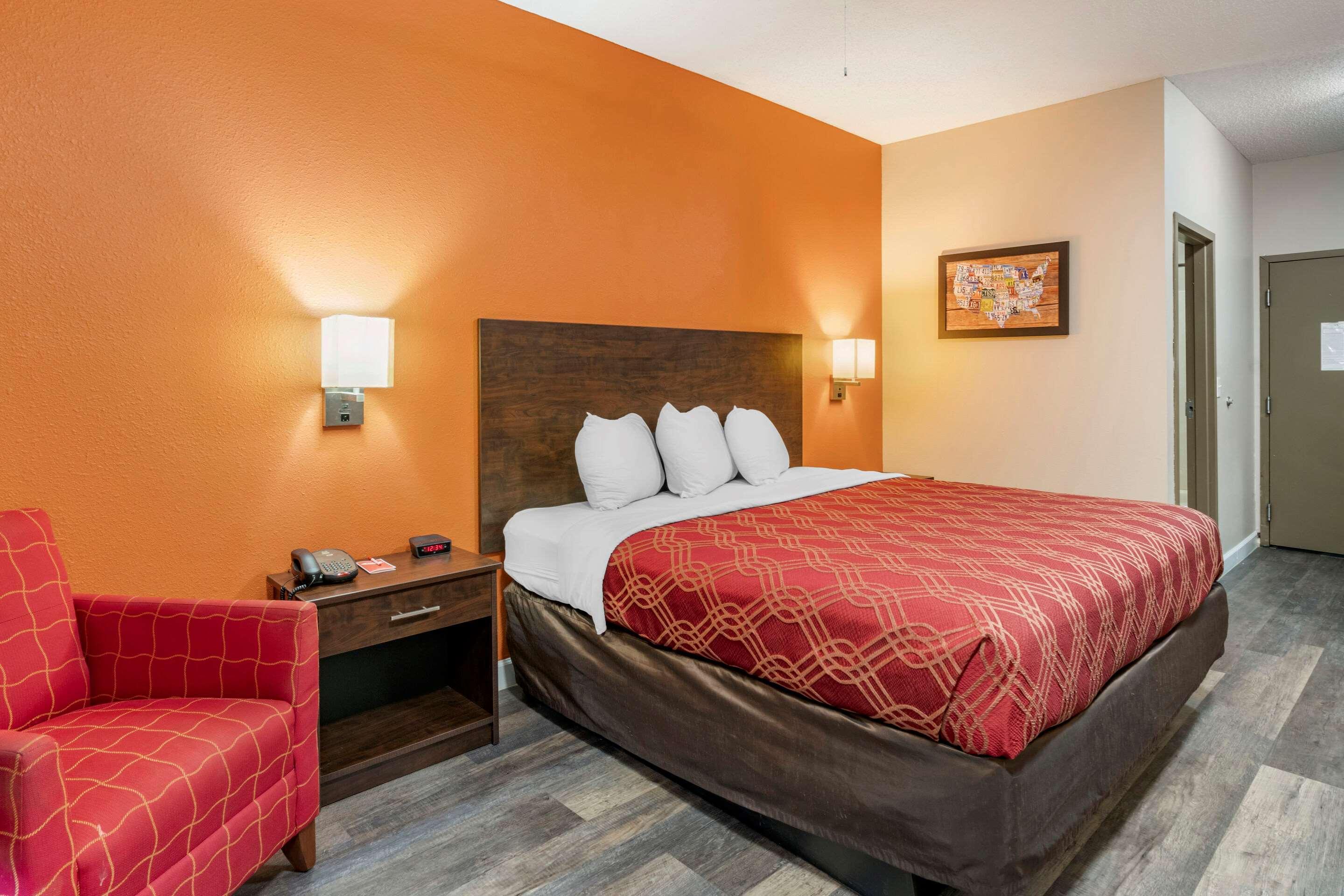 Econo Lodge Inn & Suites Granite City Exteriör bild