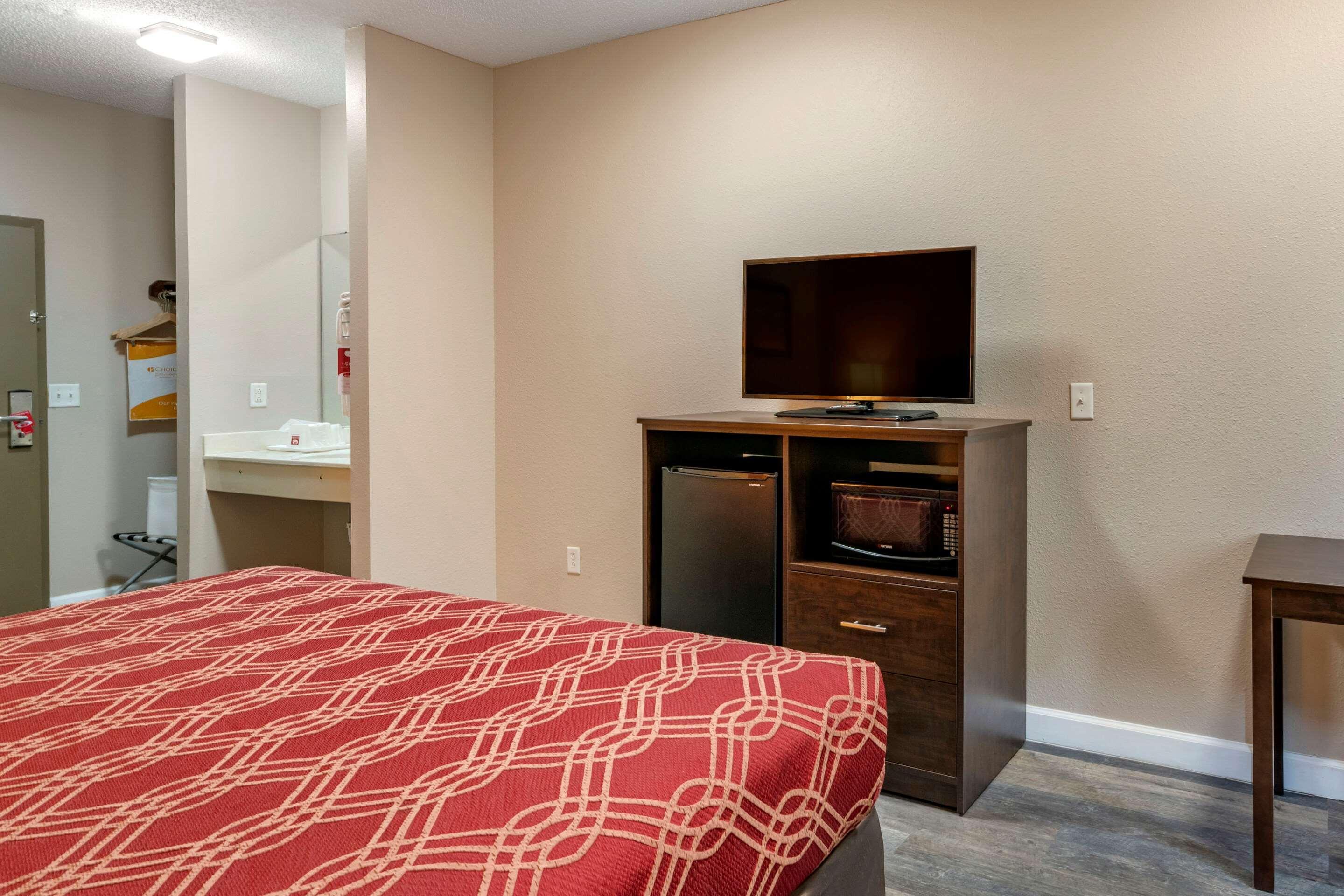 Econo Lodge Inn & Suites Granite City Exteriör bild