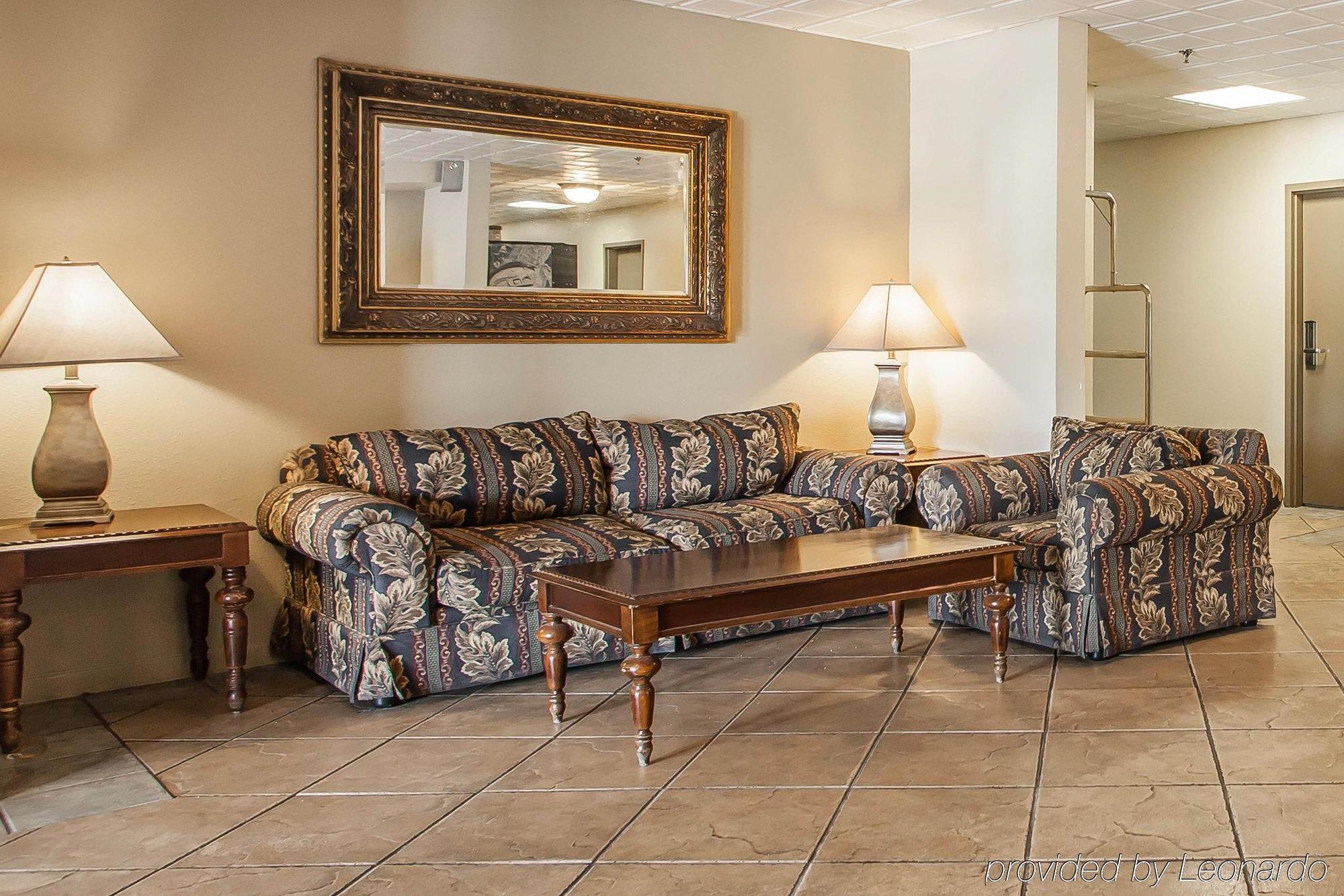 Econo Lodge Inn & Suites Granite City Exteriör bild